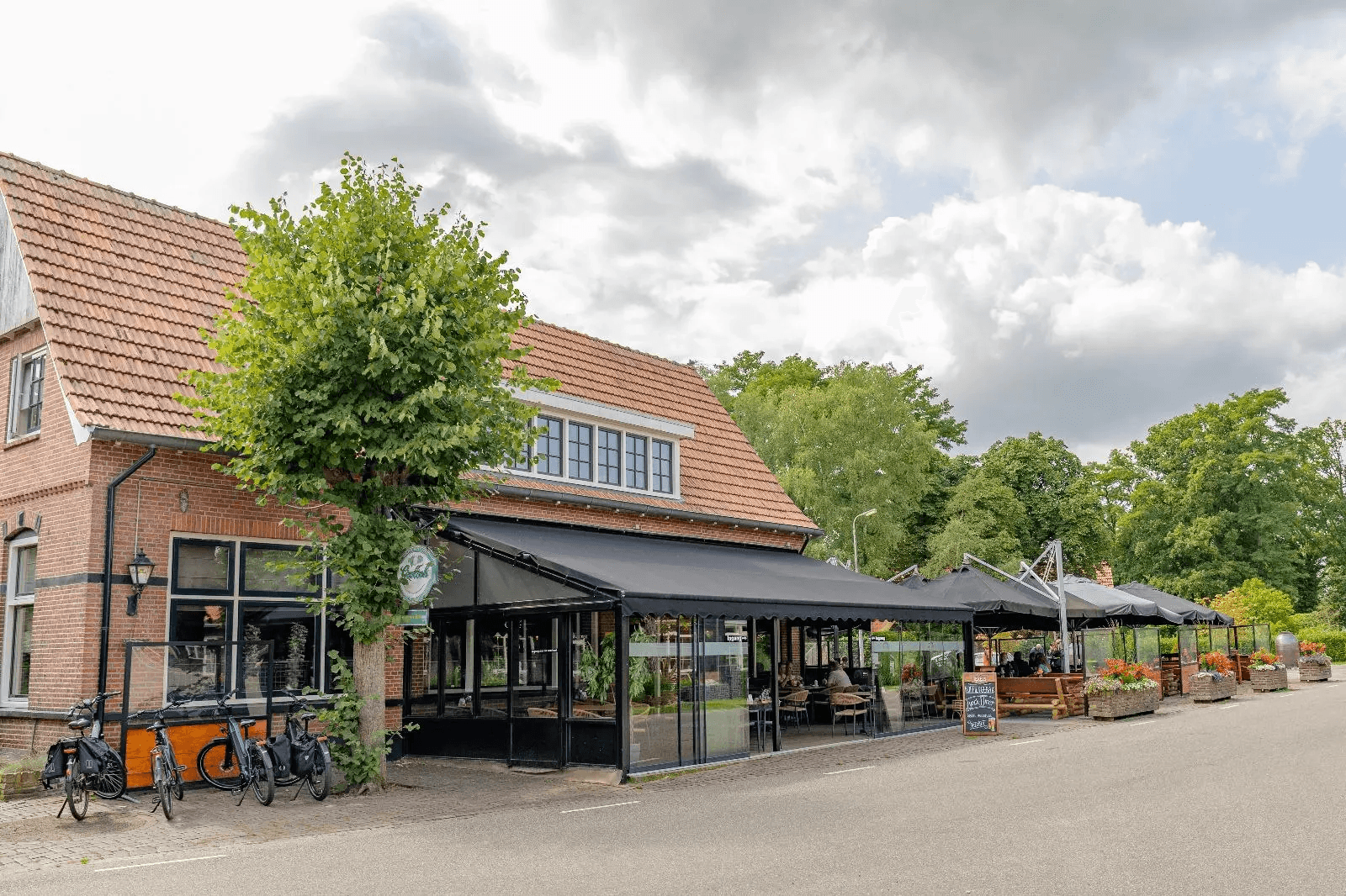 Voorterras exterieur breed